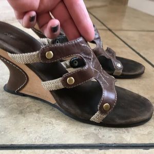 Aerosol brown leather wedges